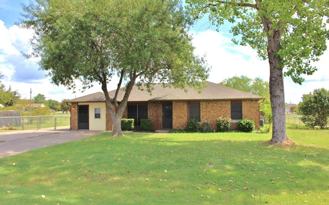 418 Bluebonnet Ln - Photo 1 of 1