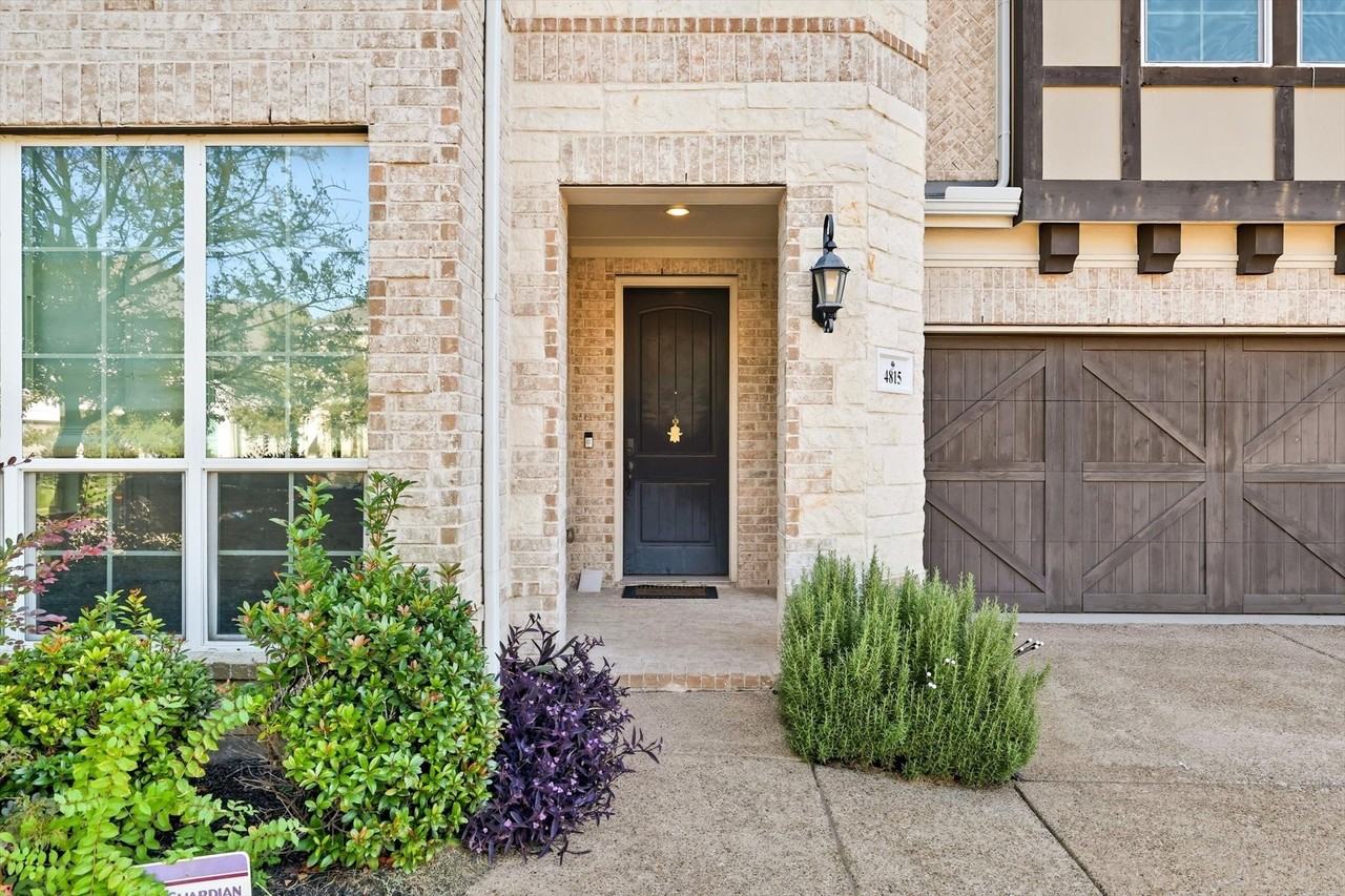 4815 Saguaro Rdg - Photo 3 of 32