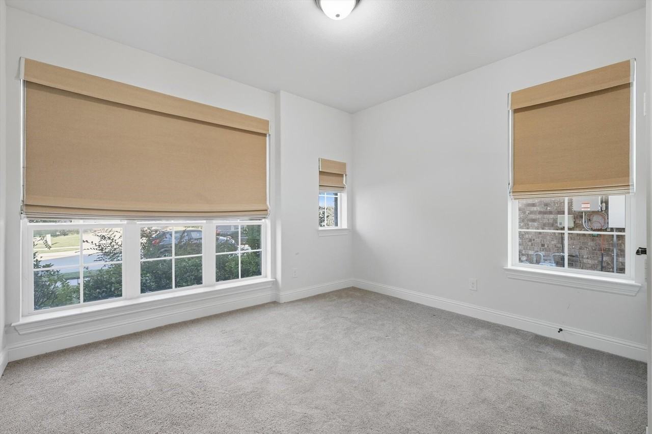 4815 Saguaro Rdg - Photo 5 of 32
