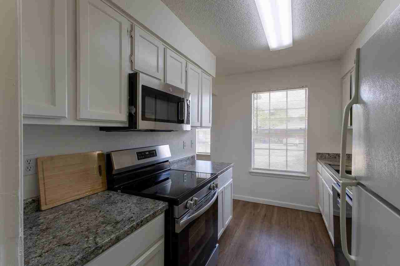 741 Woodland Ct - Photo 6 of 24