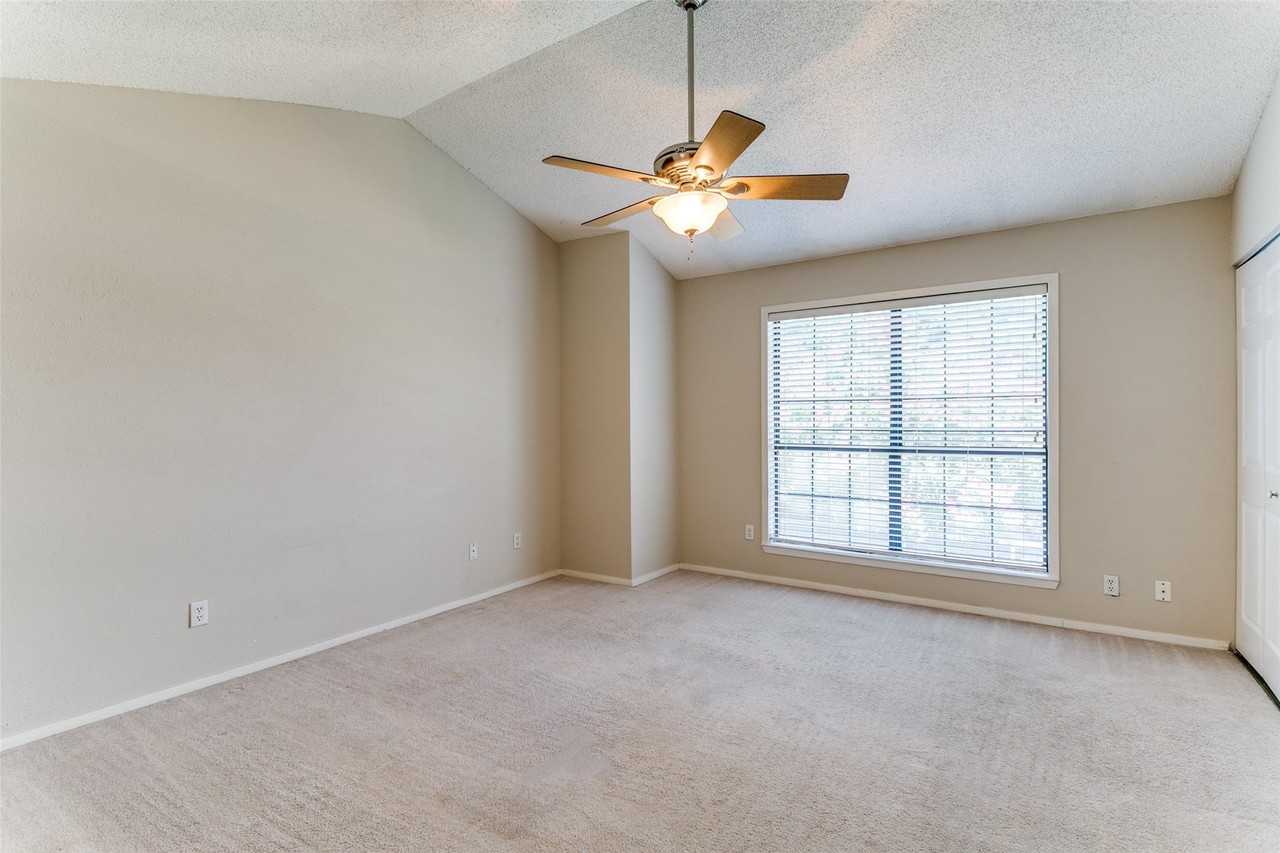 238 Samuel Blvd #1T - Photo 7 of 12