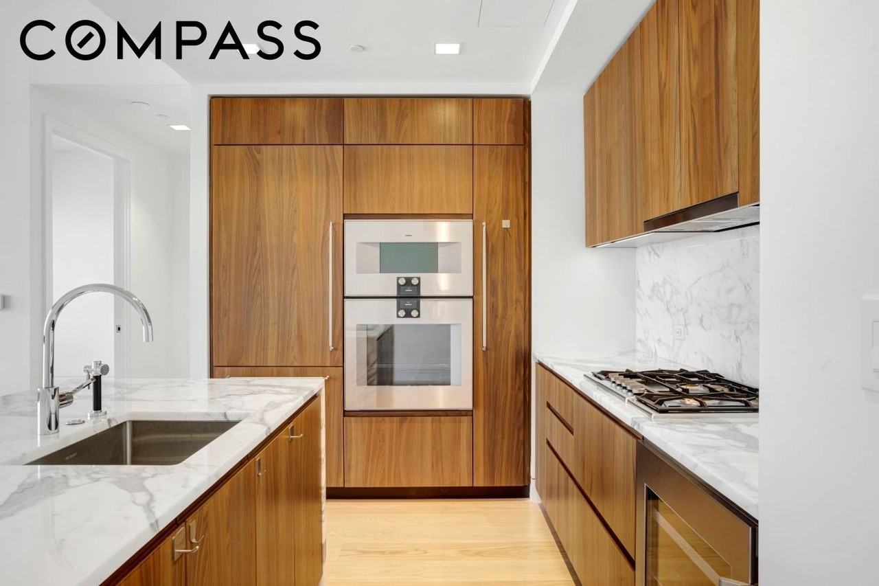 242 Broome St #12D - Photo 4 of 8
