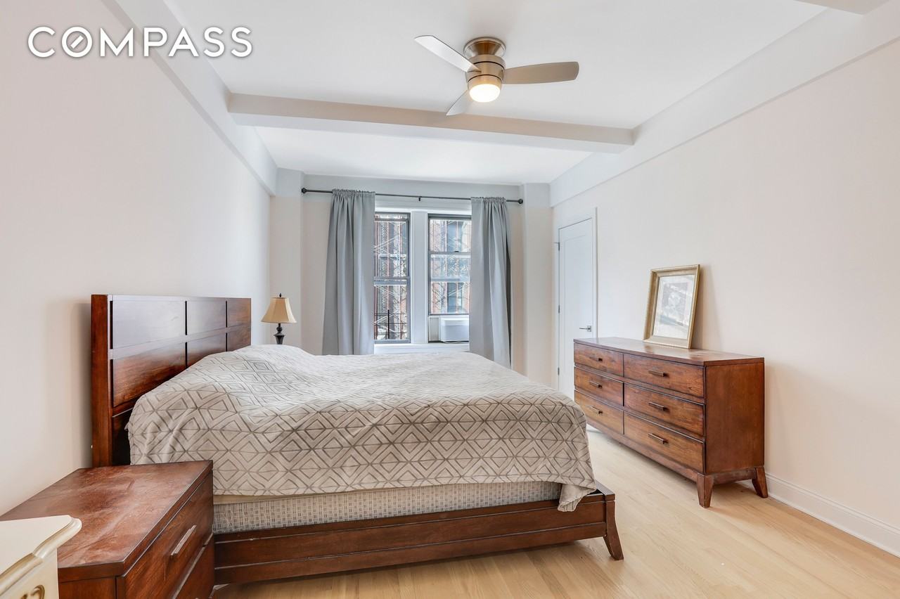825 W End Ave #10C - Photo 2 of 10