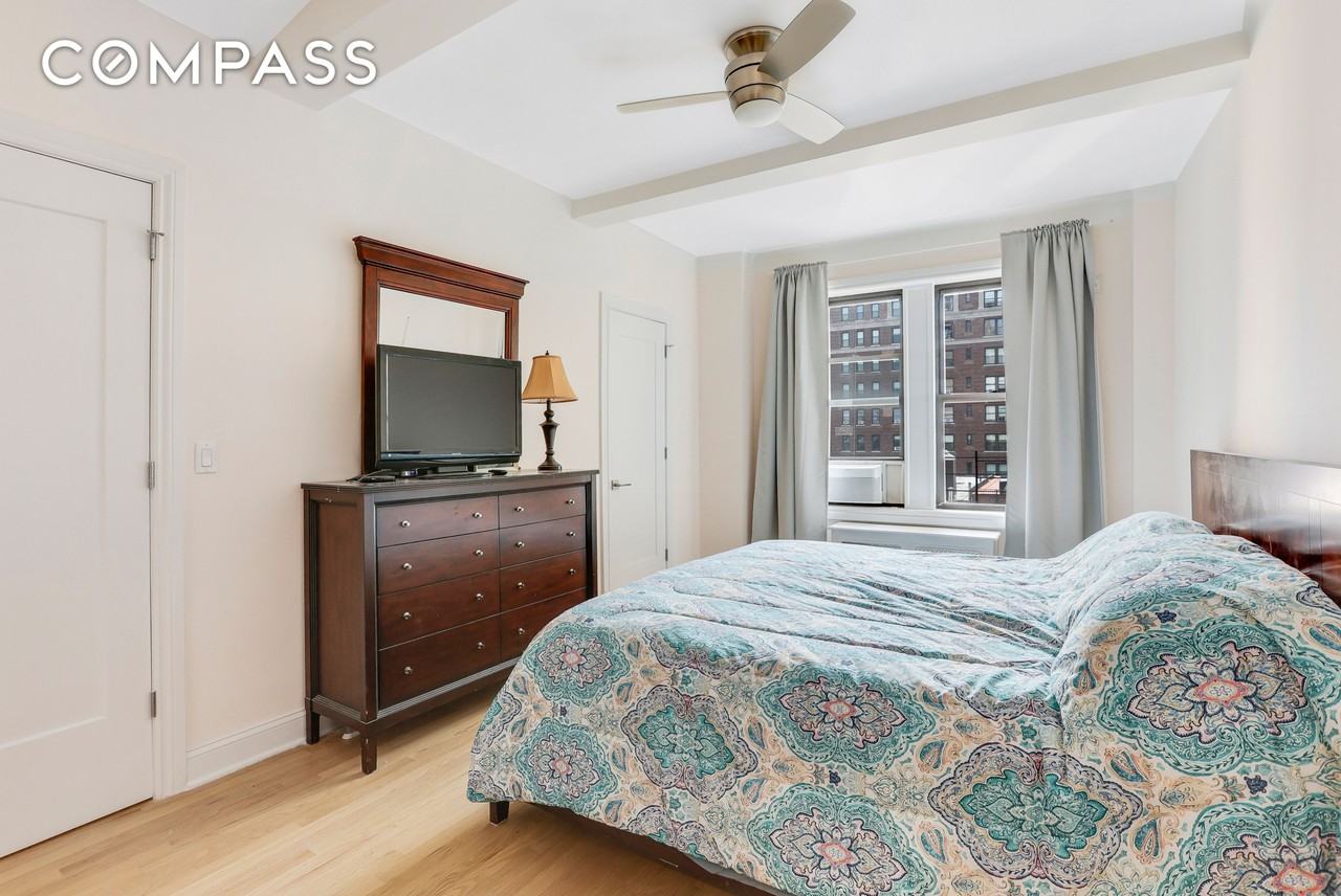 825 W End Ave #10C - Photo 3 of 10