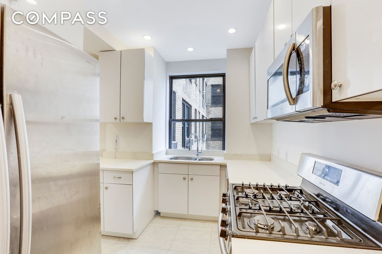 825 W End Ave #10C - Photo 6 of 10