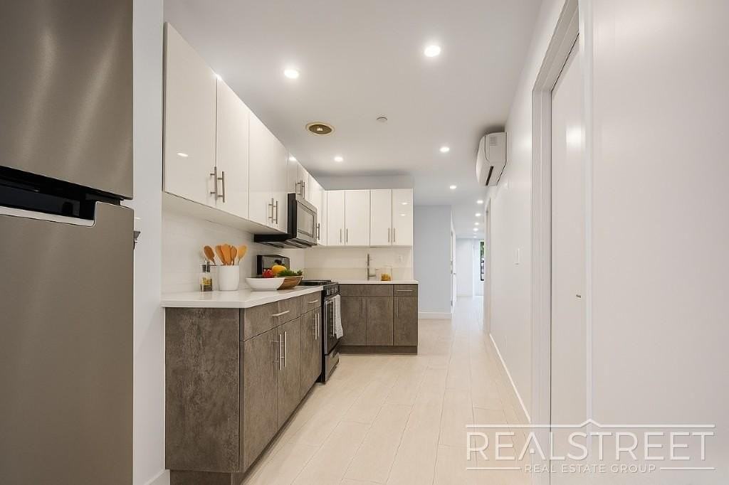 12 Verona Pl #B1 - Photo 3 of 14