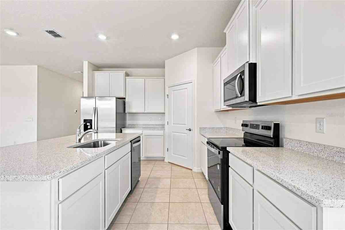 8552 Pinecrest Trl - Photo 6 of 50