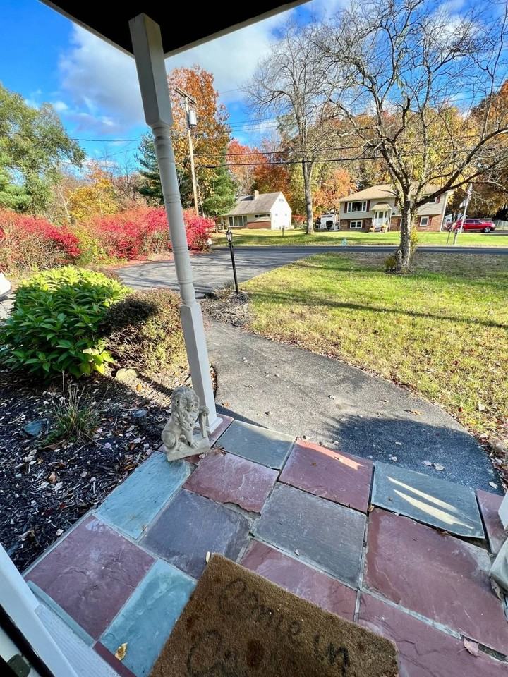 3035 Lone Pine Rd - Photo 2 of 10