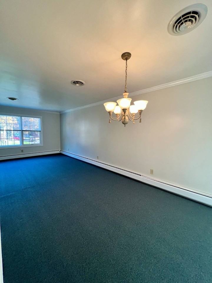 3035 Lone Pine Rd - Photo 5 of 10