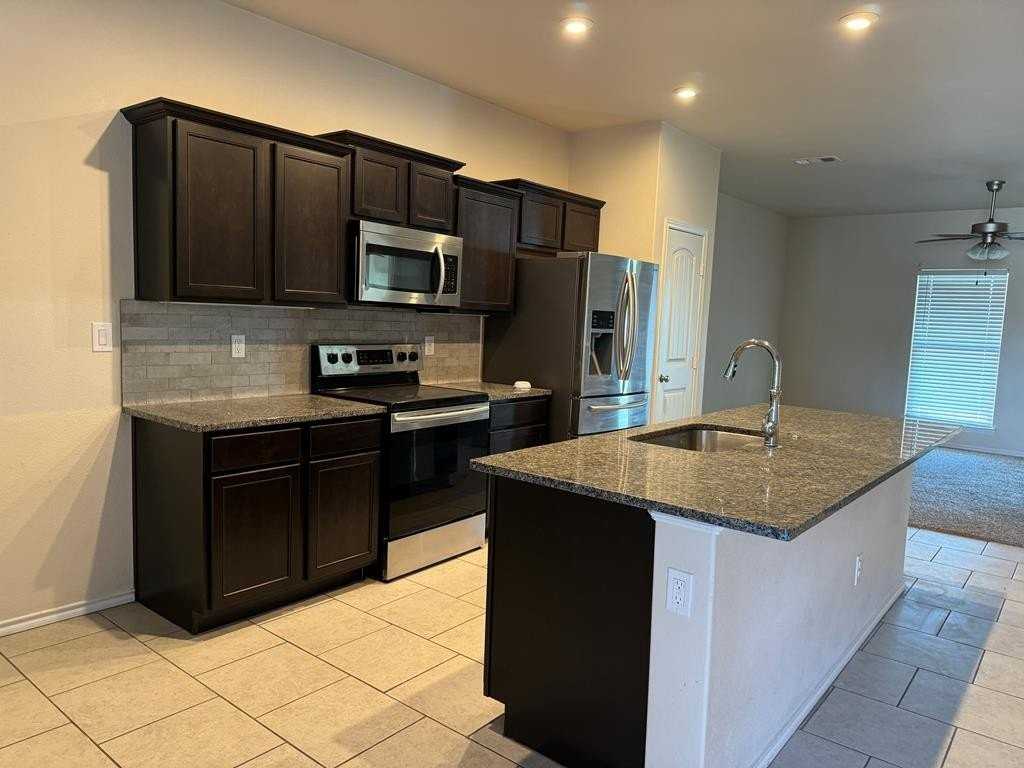 9014 Rice Ave - Photo 3 of 14