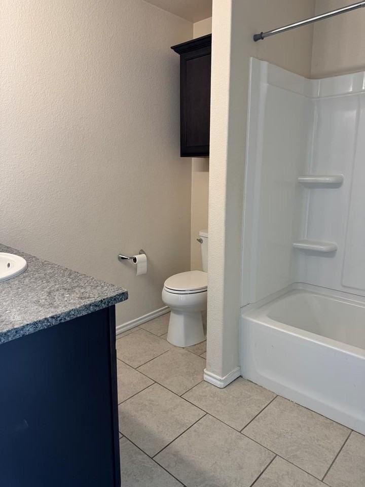 9014 Rice Ave - Photo 7 of 14