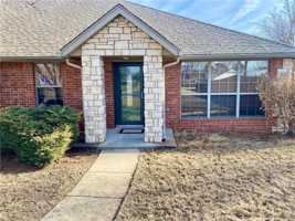 featured image of 1408 N Lark St