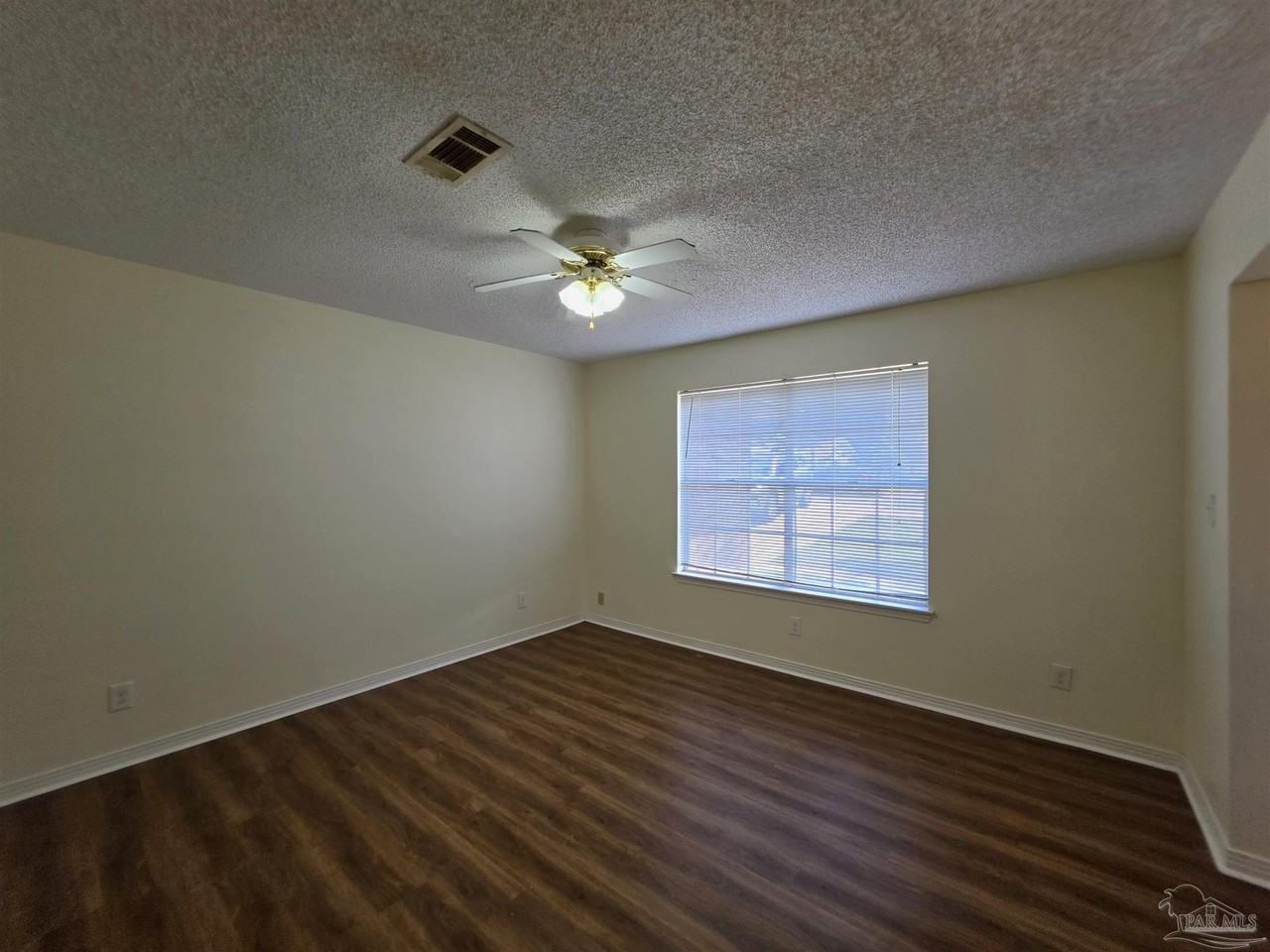 6942 Falcon Dr - Photo 5 of 17