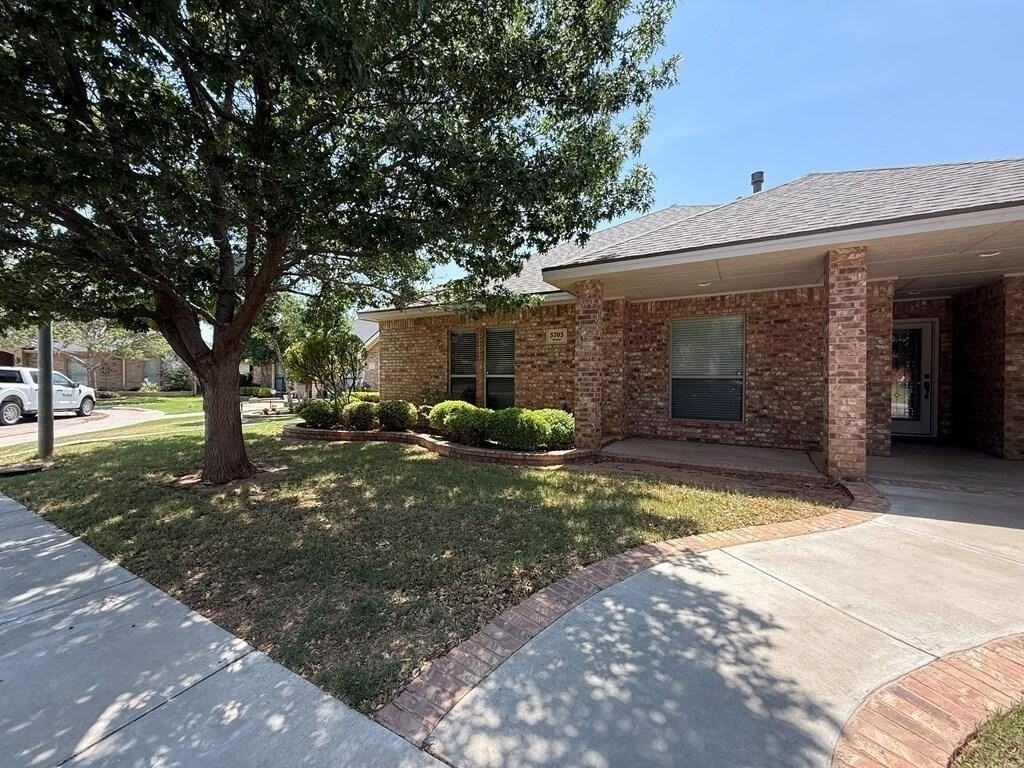 5705 Sabine Dr - Photo 2 of 12