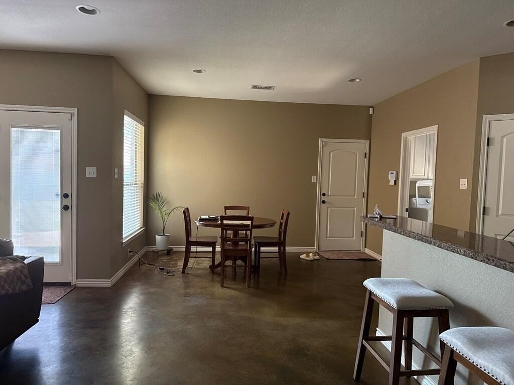 5705 Sabine Dr - Photo 5 of 12