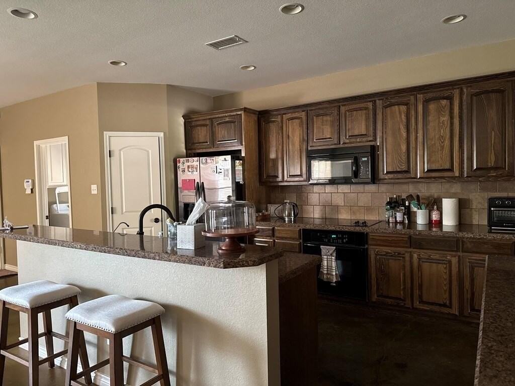 5705 Sabine Dr - Photo 6 of 12