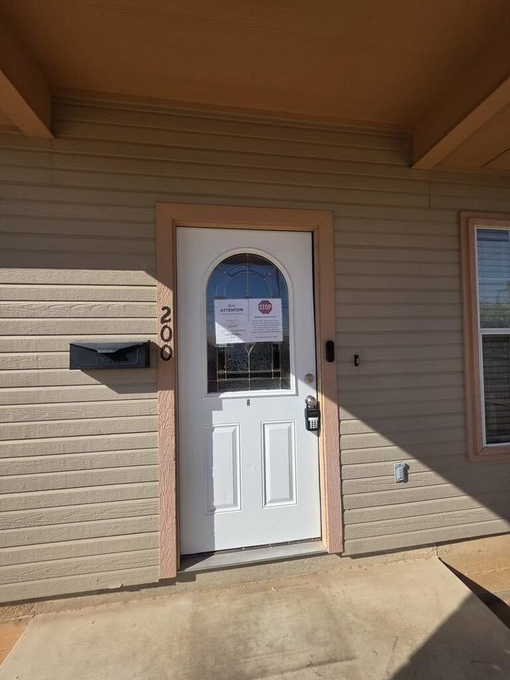 200 Mitchell St #B - Photo 2 of 16