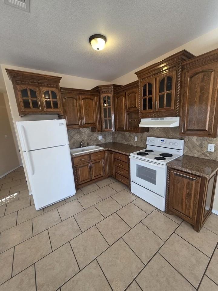 200 Mitchell St #B - Photo 6 of 16