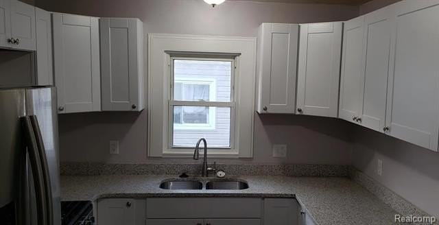 279 Madison Ave - Photo 4 of 16
