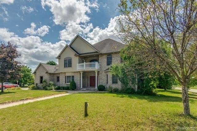 1821 Woods Way - Photo 3 of 49