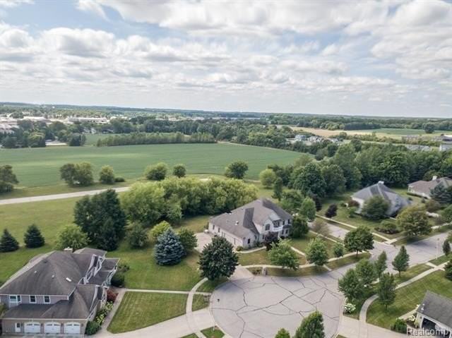 1821 Woods Way - Photo 6 of 49