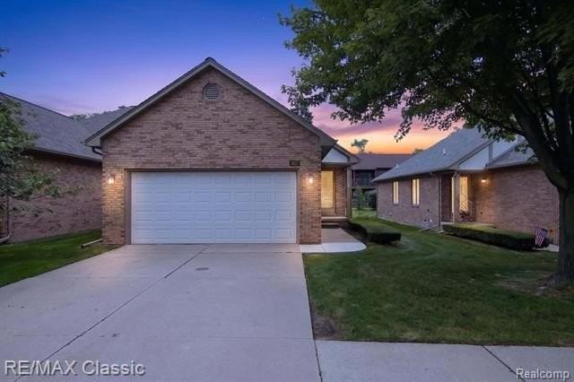 3937 Sunflower Ln #100