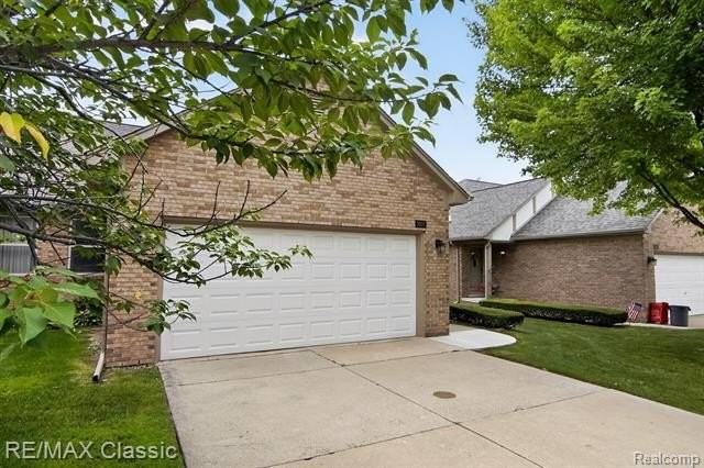 3937 Sunflower Ln #100 - Photo 2 of 34