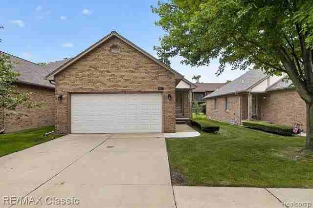 3937 Sunflower Ln #100 - Photo 3 of 34