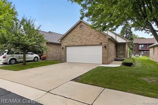 3937 Sunflower Ln #100 - Photo 4 of 34