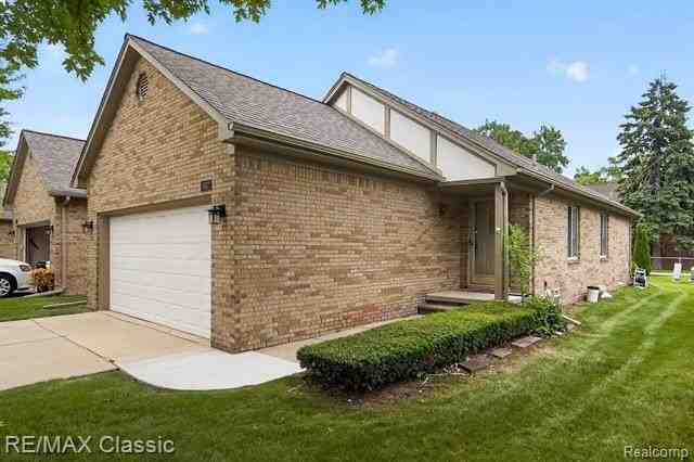 3937 Sunflower Ln #100 - Photo 5 of 34