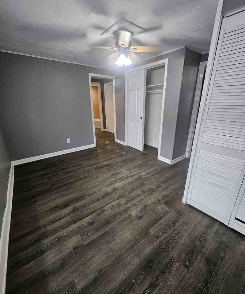 2515 E 72nd St #1 - Photo 4 of 16