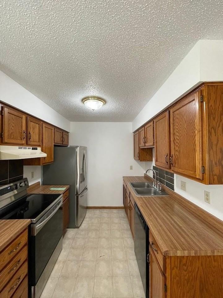 11931 Wintergreen St Nw #1 - Photo 4 of 9