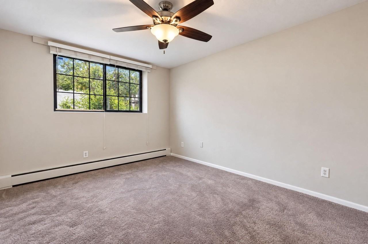3215 Pillsbury Ave S #004 - Photo 7 of 22