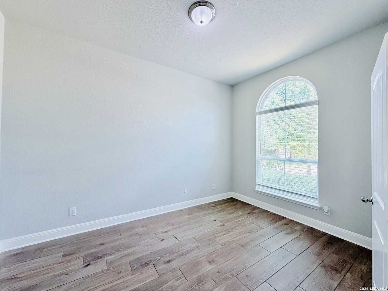5922 Akin Pl - Photo 6 of 43