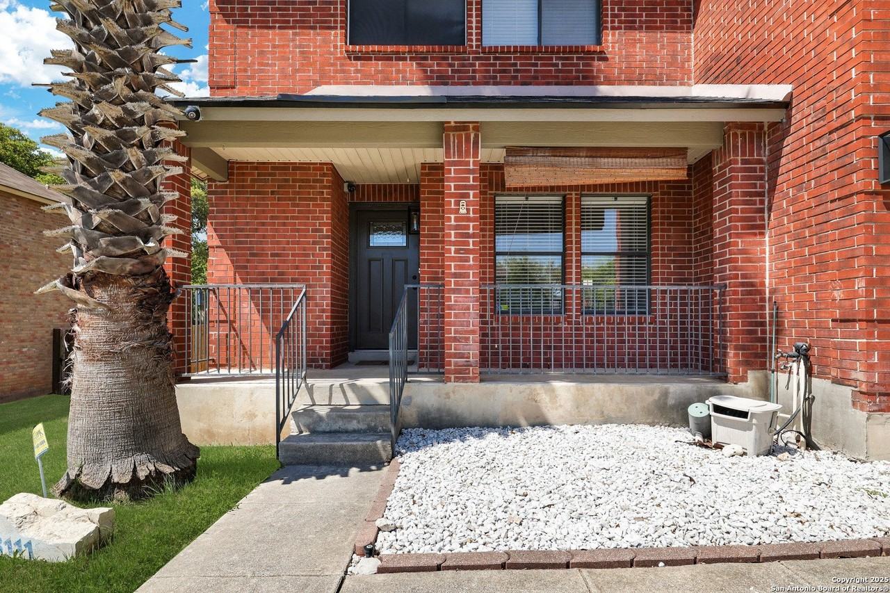 3111 Arroyo Pass - Photo 2 of 35