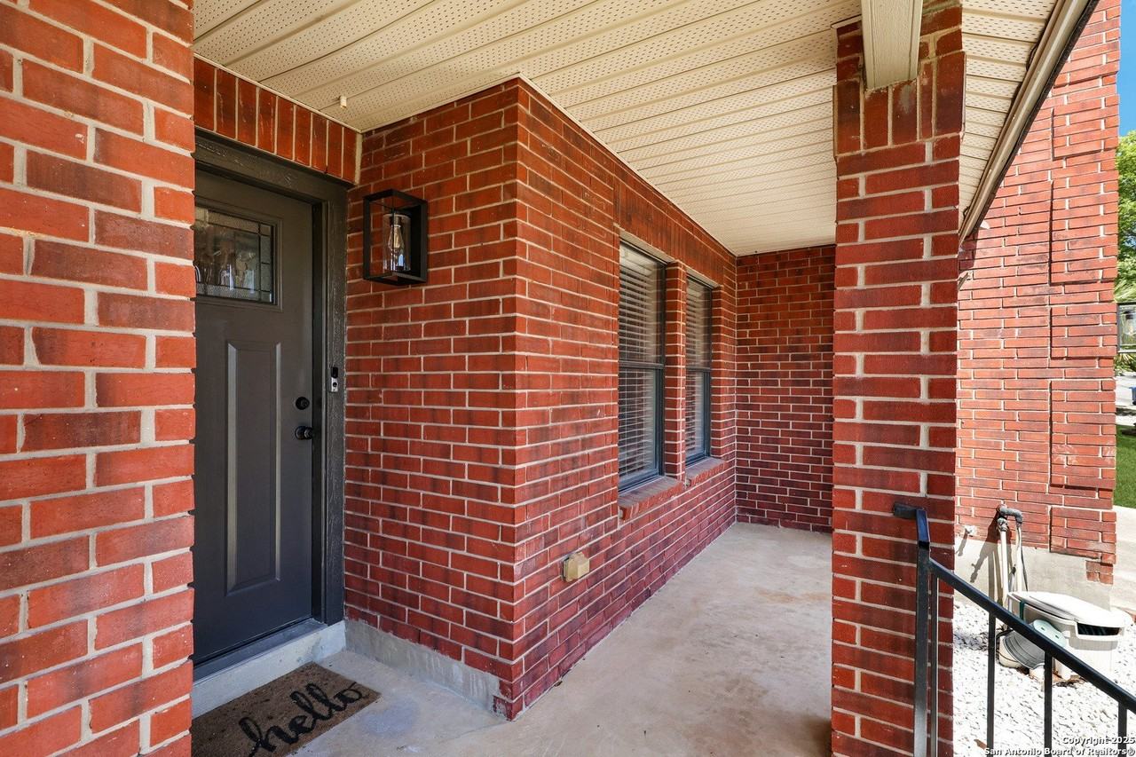 3111 Arroyo Pass - Photo 3 of 35