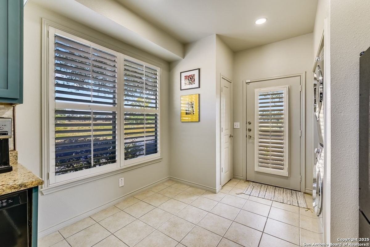 532 Refugio St - Photo 7 of 16