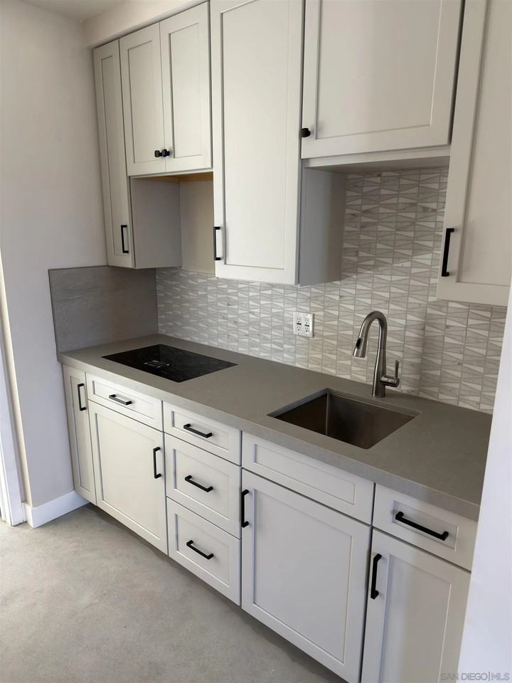 4647 Coronado Ave - Photo 5 of 45