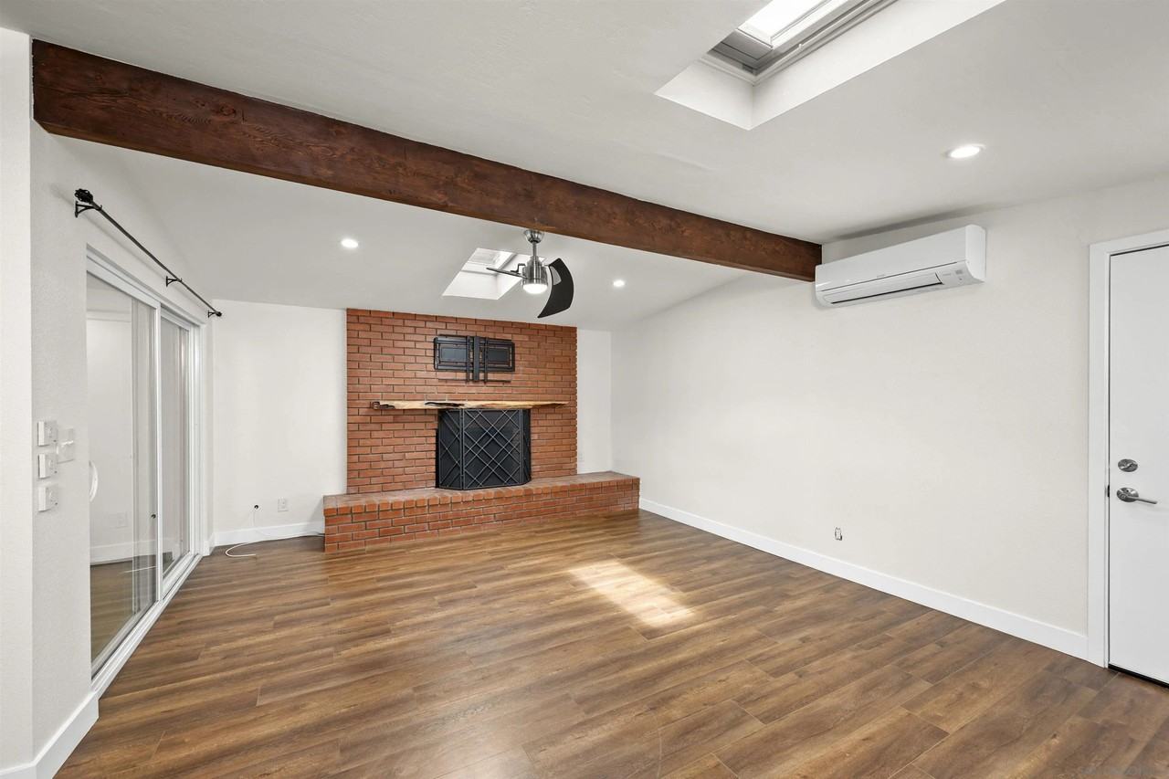 3863 Mount Ainsworth Ave - Photo 7 of 39
