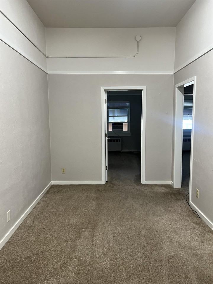 109 S Main St #8 - Photo 3 of 21