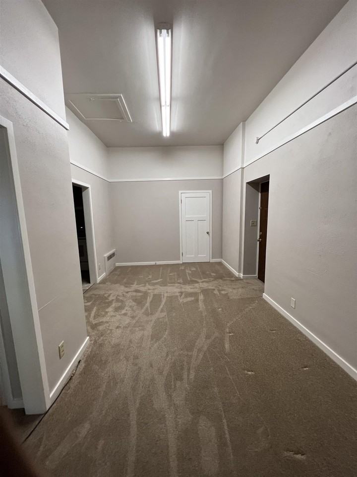 109 S Main St #8 - Photo 7 of 21
