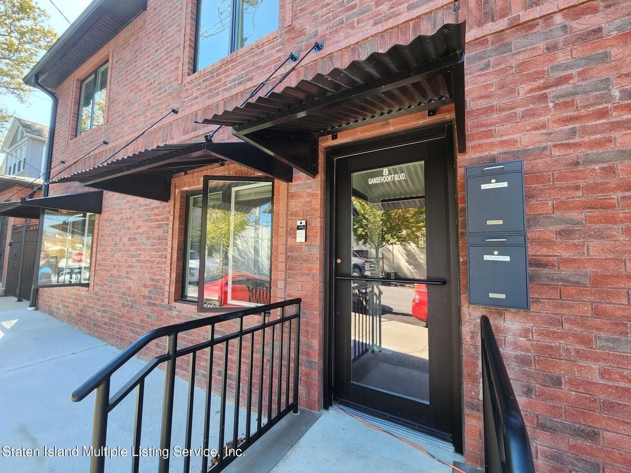 8 Gansevoort Blvd #1 - Photo 3 of 16