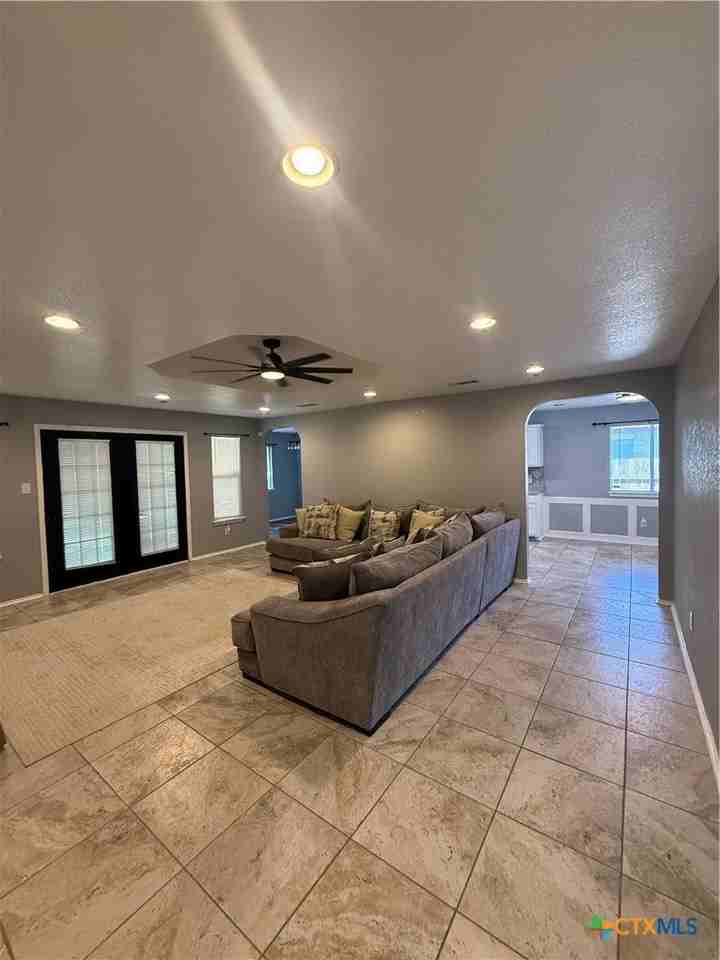 1402 Saddle Dr - Photo 7 of 33