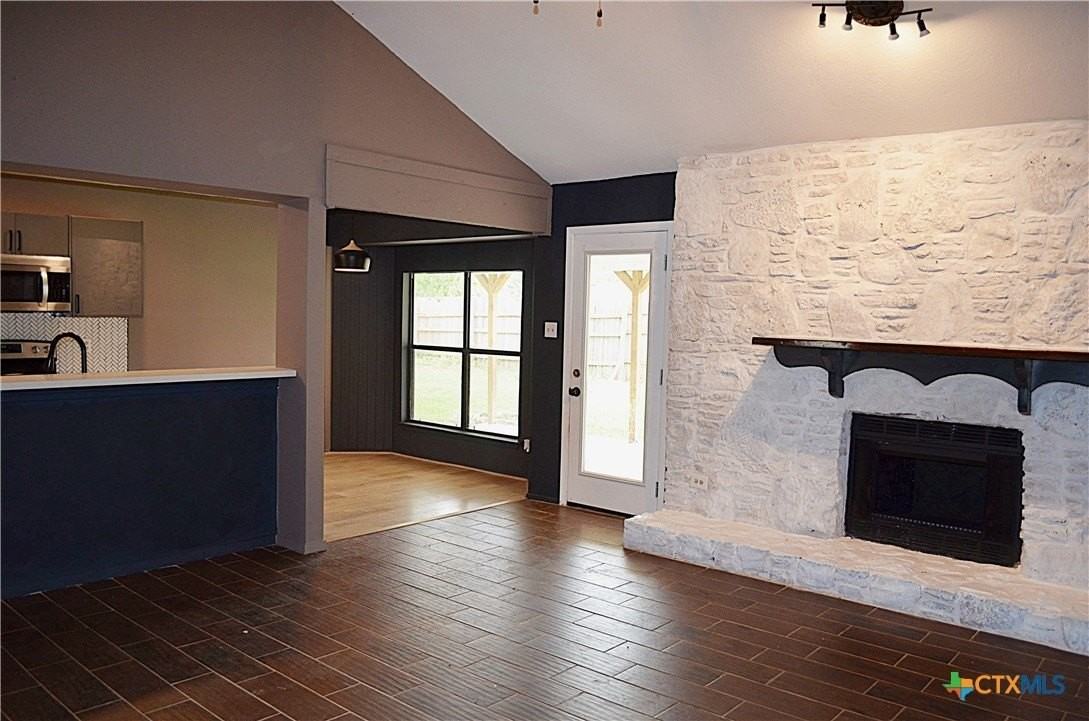 4312 Creekside Dr - Photo 6 of 34