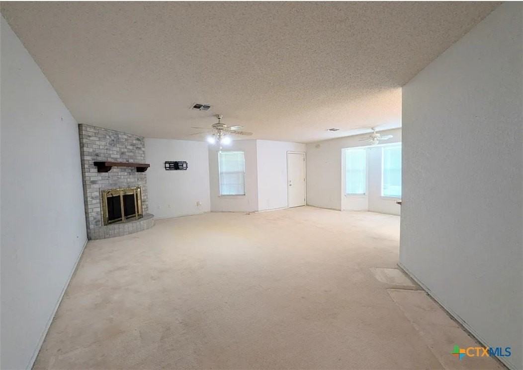 1428 Devin Dr - Photo 2 of 20