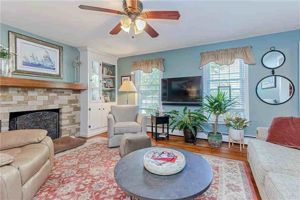 35 Fales Rd - Photo 4 of 25