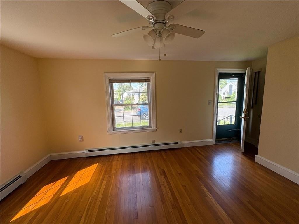 377 Vine St - Photo 5 of 12