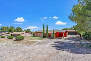 featured image of 925 N Evergreen Dr