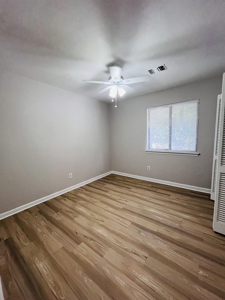 3732 Donovan Dr #D - Photo 7 of 13