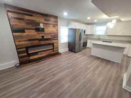 featured image of 1310 N Duval St